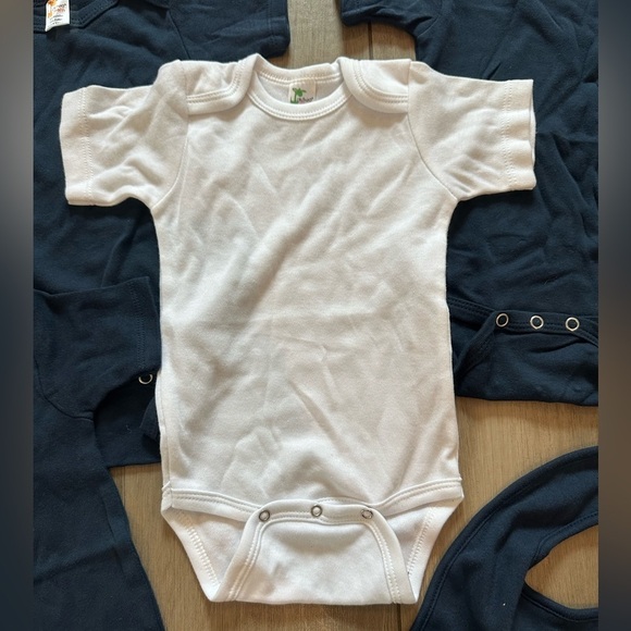 100% cotton onesies, navy blue and white onesies with a matching bib. Brand new. - Picture 3 of 5